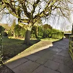 6 Bed In Richmond Oc-g0178
