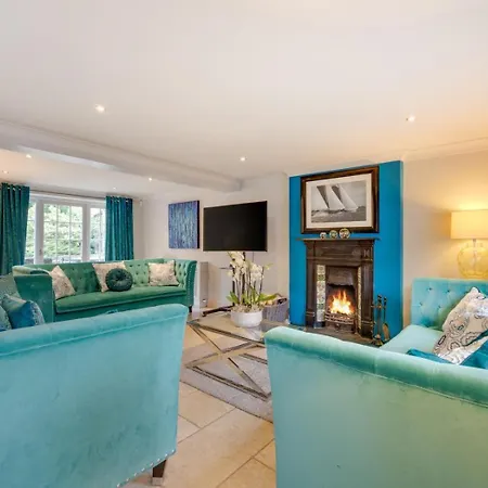 6 Bed In Richmond Oc-g0178